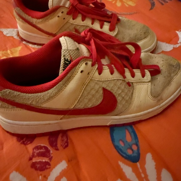 Nike Dunk Low Retro SE Strawberry Waffle Men’s Sneakers - Picture 6 of 12